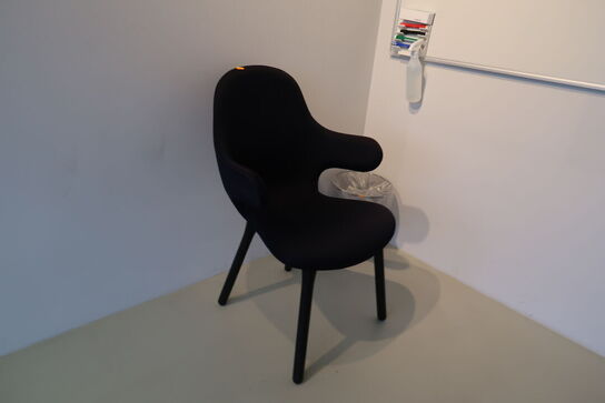 Mødestol &TRADITION Catch JH1