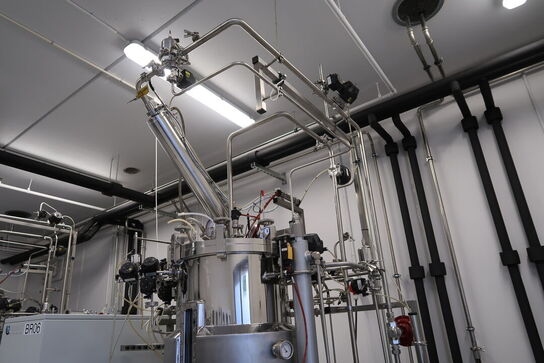 Fermentor med tank APPLIKON BIOTECHNOLOGY Bio reactor 270 L SS og styring APPLIKON TECHNOLOGY i-Control