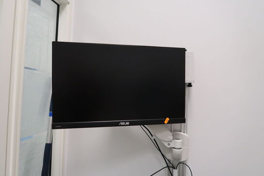 Computerskærm ASUS, computer LENOVO ThinkStation, tastatur og mus