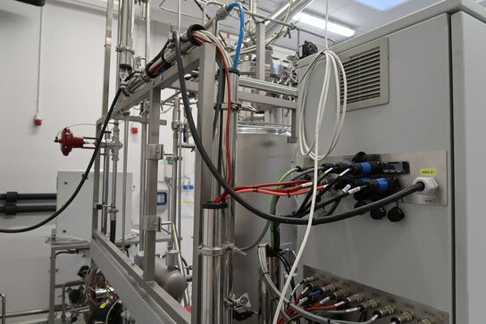 Fermentor med tank APPLIKON BIOTECHNOLOGY Bio reactor 270 L SS og styring APPLIKON TECHNOLOGY i-Control