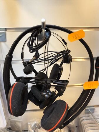 Div. headset/hovedtelefoner (se billeder)