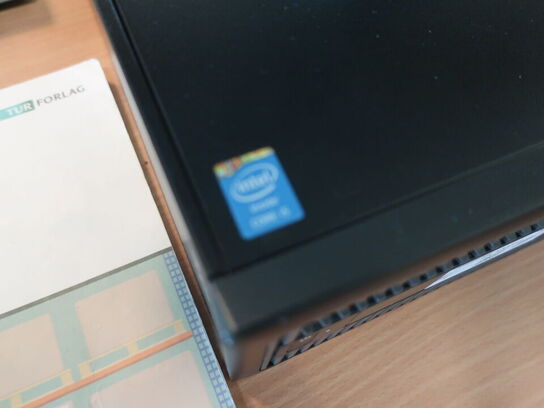 HP 22" skærm m. tastatur L2208w (PC medfølger ikke)