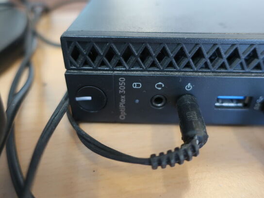 HP 22" skærm m. tastatur SynchMaster 2243 (PC medfølger ikke)