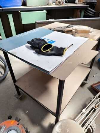 Rullebord inkl. indhold