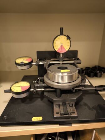 Præcisions rundløbs- og koncentricitetsmåler MITUTOYO