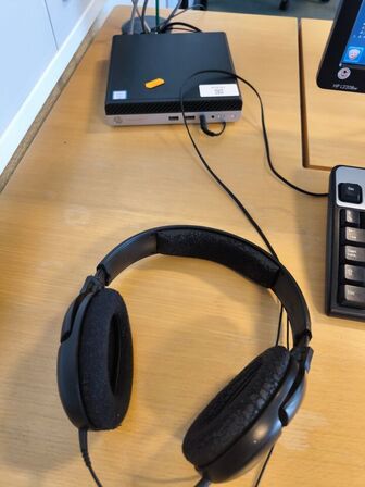 Skærm 22" m. tastatur HP L2206w (PC medfølger ikke)