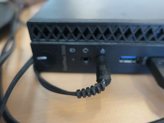 HP 22" skærm m. tastatur SynchMaster 2243 (PC medfølger ikke)