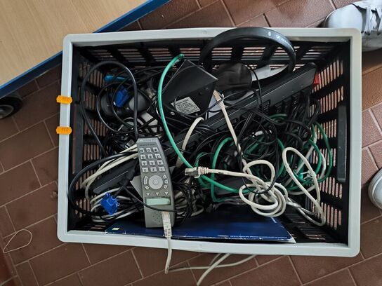 1 ks. div. telefoner m.v.