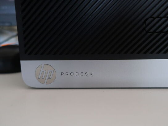 HP 22" skærm L2208w (PC medfølger ikke)