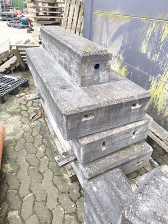 Lot med betonklodser