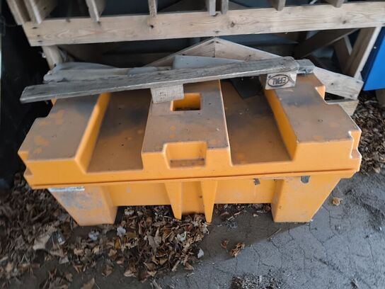 Maling- og Epoxybeholder m. indhold. 