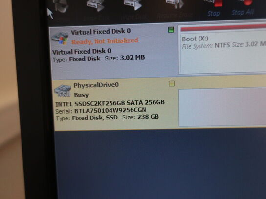 HP 22" skærm m. tastatur SynchMaster 2243 (PC medfølger ikke)