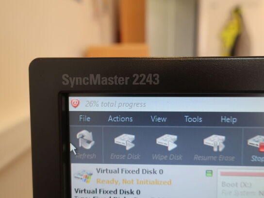 HP 22" skærm m. tastatur SynchMaster 2243 (PC medfølger ikke)