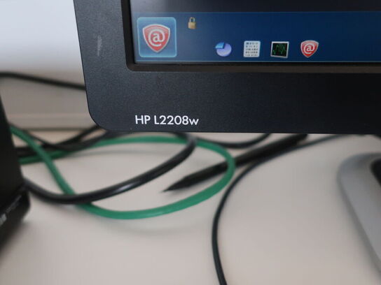 HP 22" skærm L2208w (PC medfølger ikke)