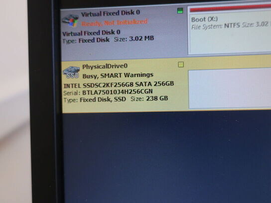HP 22" skærm m. tastatur SynchMaster 2243 (PC medfølger ikke)