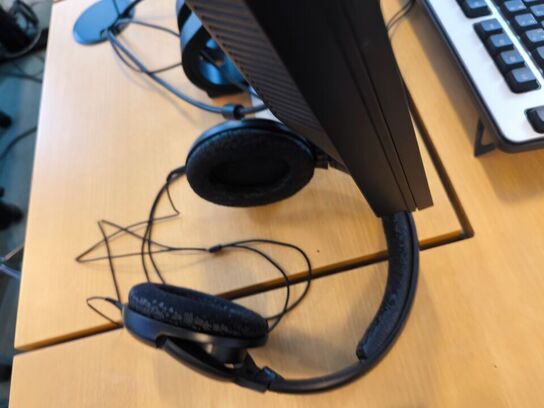 Skærm 22" m. tastatur HP L2206w (PC medfølger ikke)