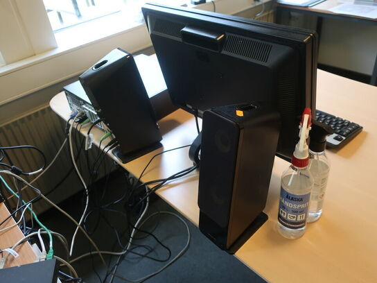 HP 22" skærm m. tastatur L2208w (PC medfølger ikke)