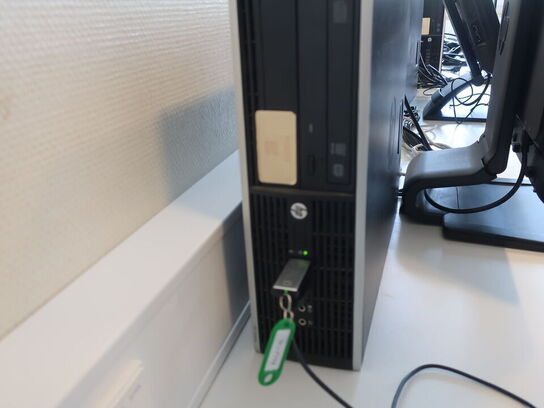 HP 23" skærm Compaq LA2306x (PC medfølger ikke)