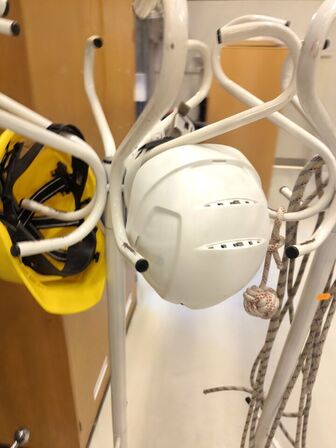 Sikkerhedshjelme med stumtjener