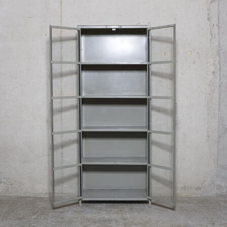 Nyt Vitrineskab RAW olivegreen