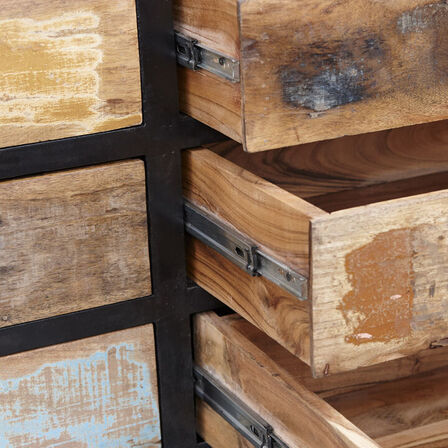 Nyt Farmer skab i jern og træ