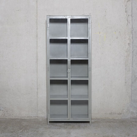 Nyt Vitrineskab RAW olivegreen