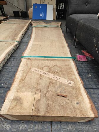 1 stk. Egetræsplanke str. 315 x 80 x 5,5