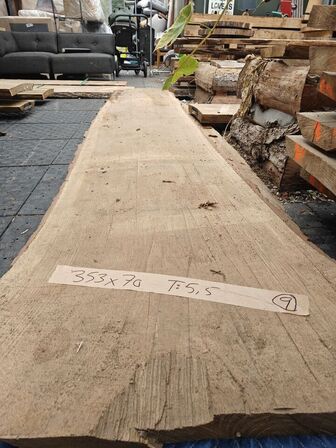 1 stk. Egetræsplanke str. 353 x 70 x 5,5