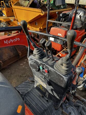 Minigraver KUBOTA K008-3 (Defekt)