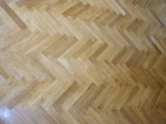 151,20 m2 massivt sildebens / enkeltstavs parket af ubehandlet egetræ  (se beskrivelse)