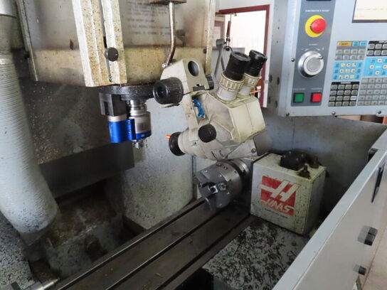 4 akset bearbejdningscenter, fabr. HAAS, type TM 2 HE årg. 2005