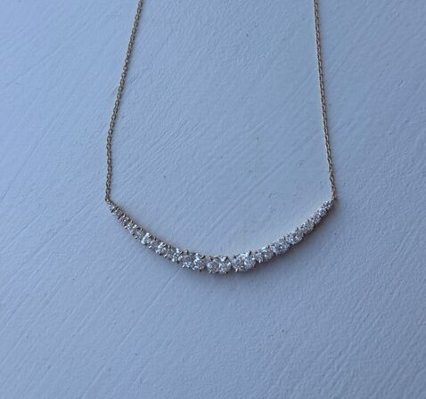 Halskæde af 14 kt. guld med brillantslebene laboratorieskabte diamanter