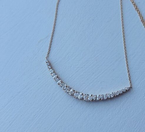 Halskæde af 14 kt. guld med brillantslebene laboratorieskabte diamanter