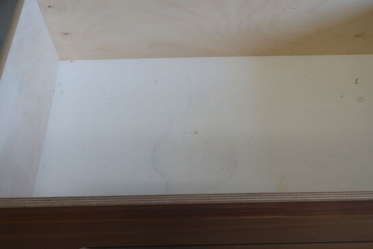 Bord/disk med to skuffer