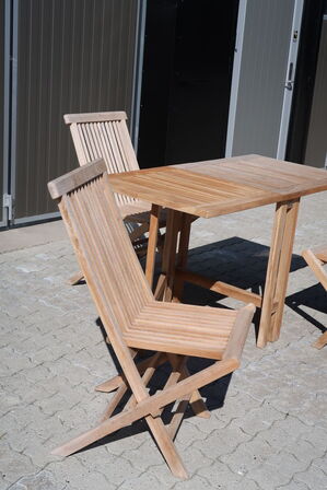 Havebord med 3 stk. klapstole TEAK