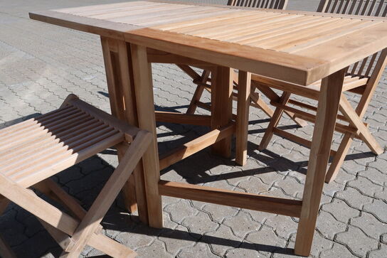 Havebord med 3 stk. klapstole TEAK