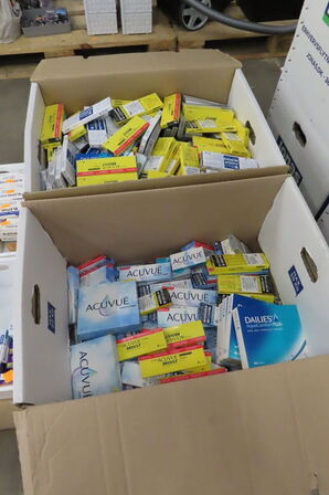 2 kasser med prøve-kontaktlinser ACUVUE