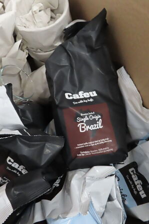 Indhold af te-køkken samt diverse brugskunst