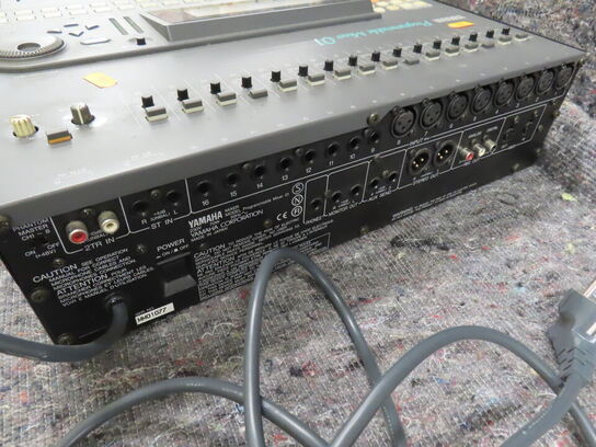 Mixer - YAMAHA PROGRAMMABLE MIXER 01 (MOMSFRI)