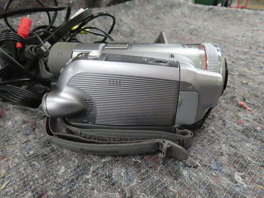 Videokamera med tilbehør - PANASONIC NV-GS500 (MOMSFRI)