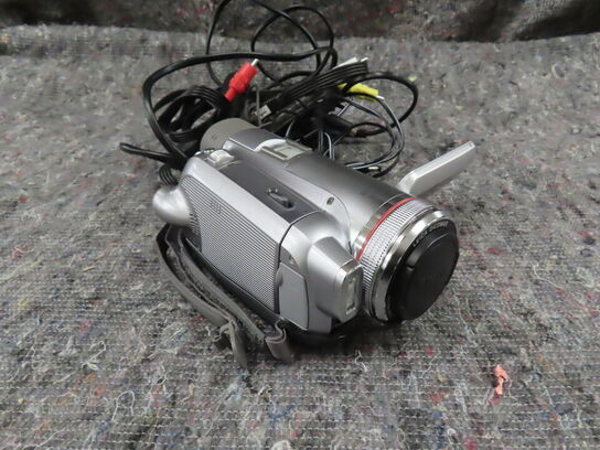 Videokamera med tilbehør - PANASONIC NV-GS500 (MOMSFRI)