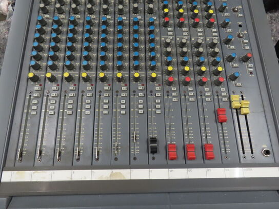 Mixer - SOUNDCRAFT (MOMSFRI)