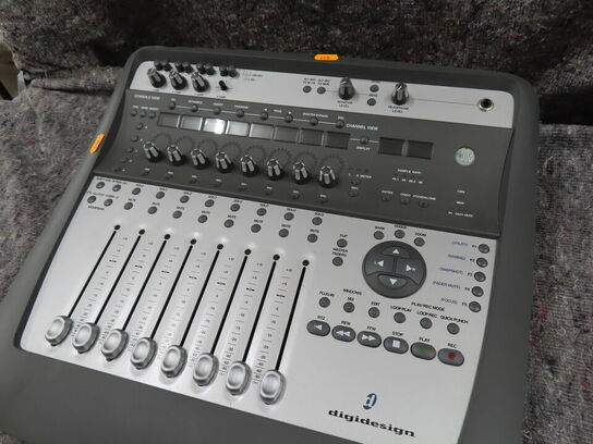 Mixer - DIGIDESIGN (MOMSFRI)