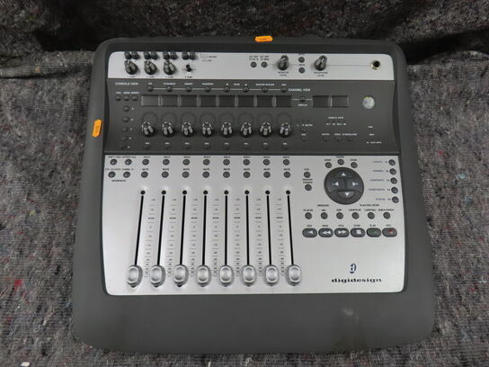 Mixer - DIGIDESIGN (MOMSFRI)