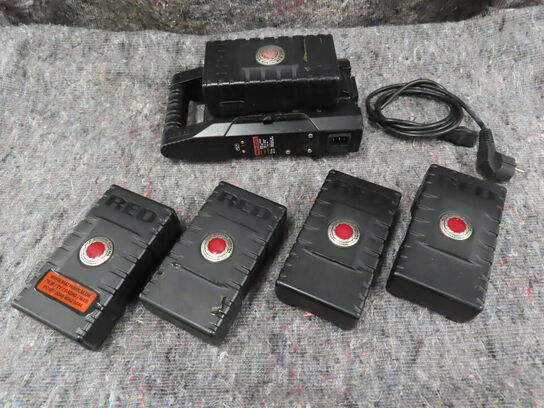 4 stk. Batterier og oplader - RED (MOMSFRI)