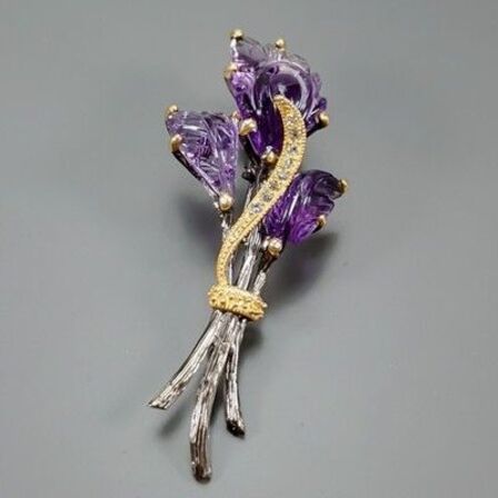 Eksklusivt håndfremstillet unika broche