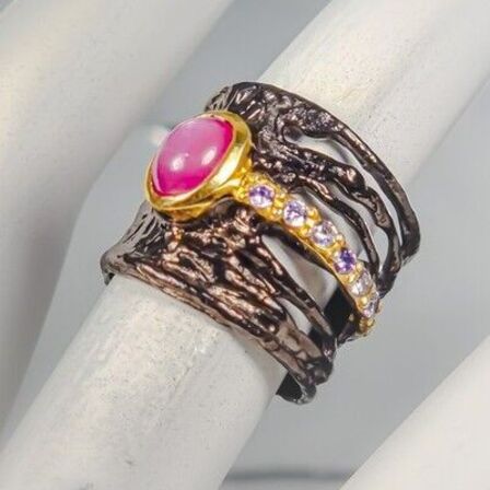 ksklusivt håndfremstillet unika rubin ring af sort guld belagt og rhodineret sterlingsølv