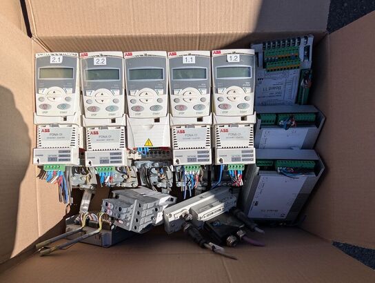 9 stk VFD samt diverse