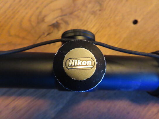 Sigtekikkert, NIKON MONARCH 25-10x50