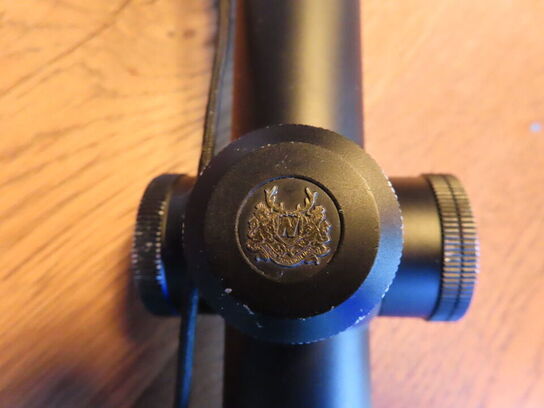 Sigtekikkert, NIKON MONARCH 25-10x50